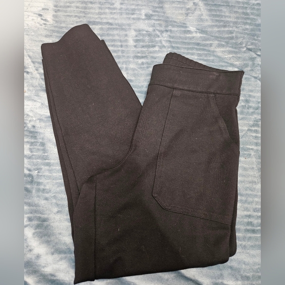 SPANX Black Leggings With Pockets! - Picture 1 of 7